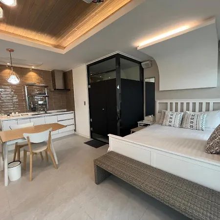 Somewhales Pension Namhae Exterior photo