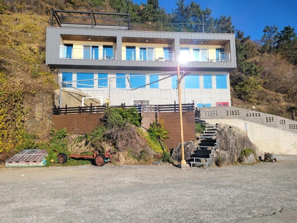 Somewhales Namhae